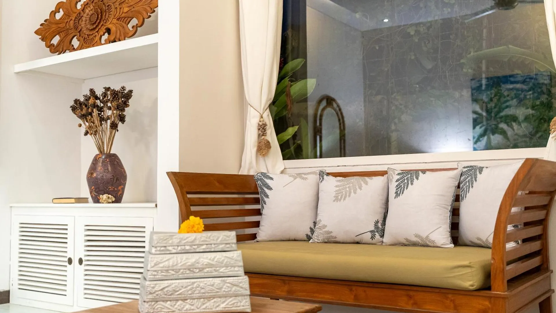Tropical Oasis Of Calm In The Heart Of Seminyak, 4Br Villa Luisha