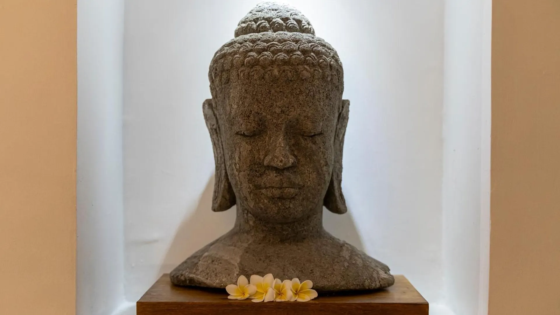 Tropical Oasis Of Calm In The Heart Of Seminyak, 4Br Villa Luisha