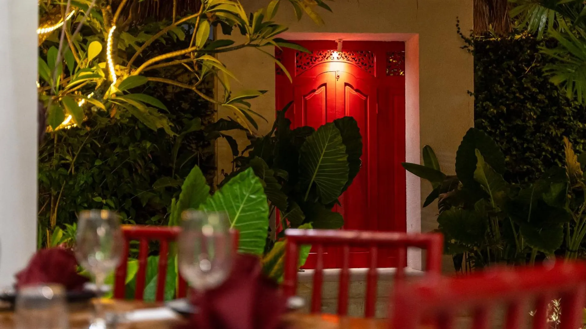 Tropical Oasis Of Calm In The Heart Of Seminyak, 4Br Villa Luisha