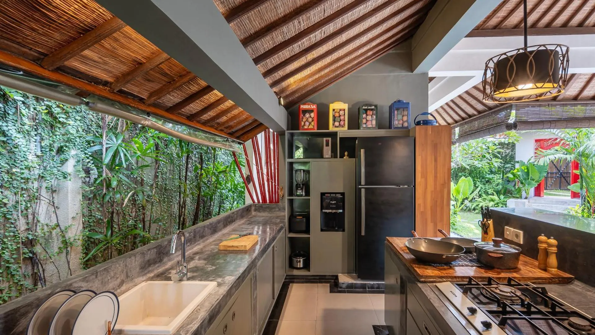 Tropical Oasis Of Calm In The Heart Of Seminyak, 4Br Villa Luisha